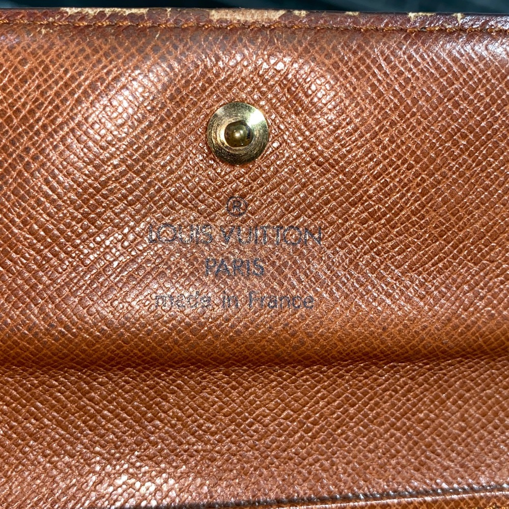Authentic Vintage Louis Vuitton Monogram Elise Wallet - Picture 8 of 16
